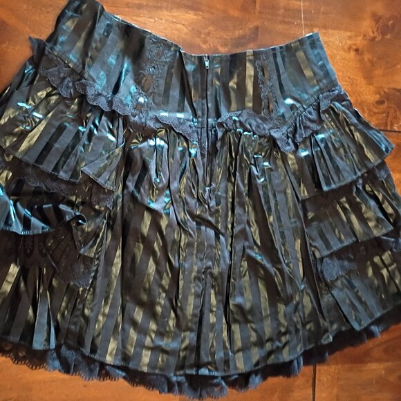 Lip Service Blacklist Aline Skirt --- Goth - Picture 4 of 6